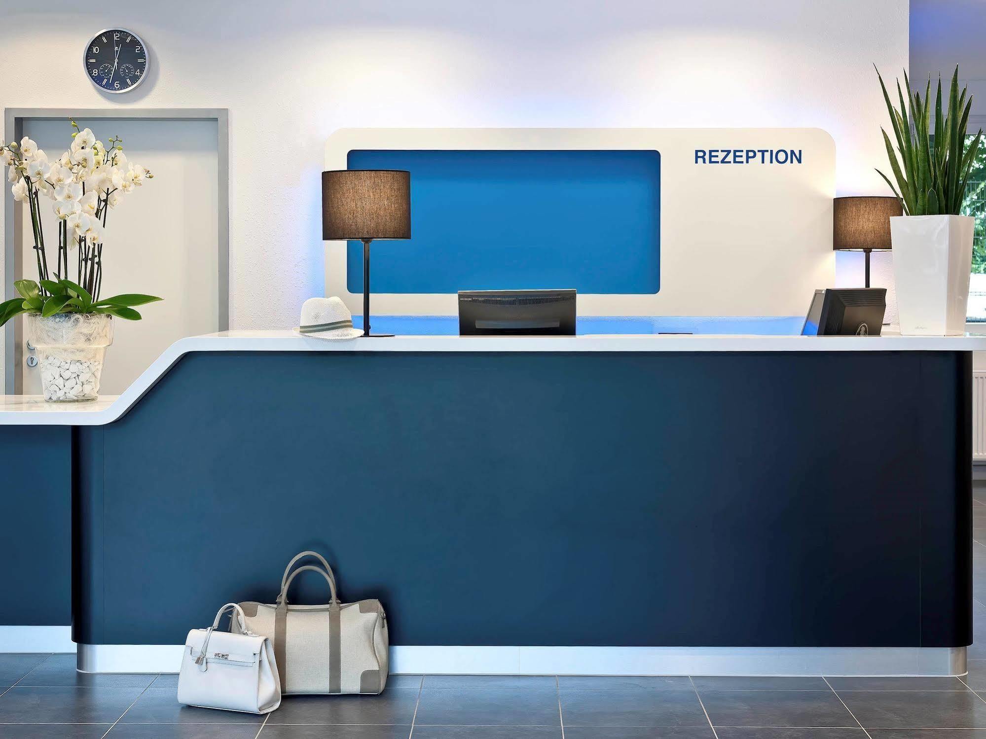 B&B Hotel Cergy Pierrelaye Bagian luar foto