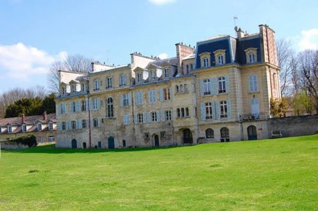 B&B Hotel Cergy Pierrelaye Bagian luar foto