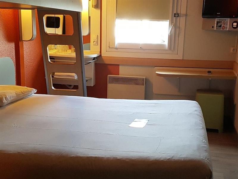 B&B Hotel Cergy Pierrelaye Bagian luar foto